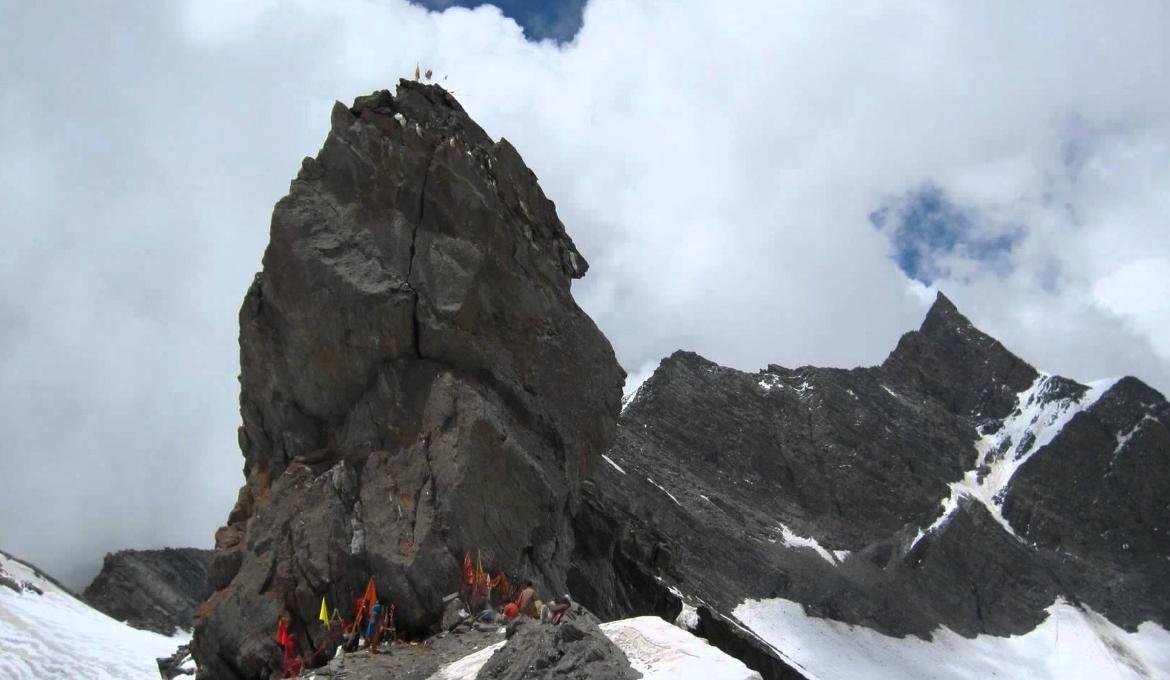 श्रीखंड महादेव की यात्रा पर इस साल भी रोक, चोरी छिपे यात्रा पर न जाने की अपील 